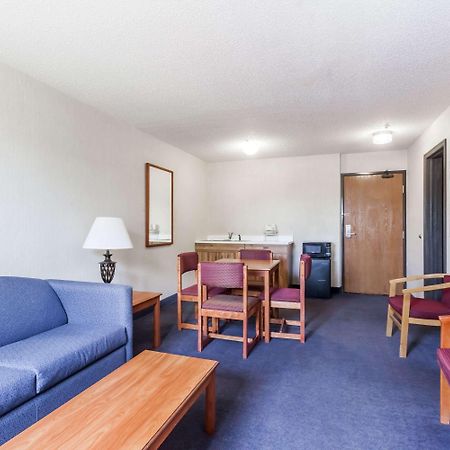 Hotel Super 8 by Wyndham Norwich Zewnętrze zdjęcie