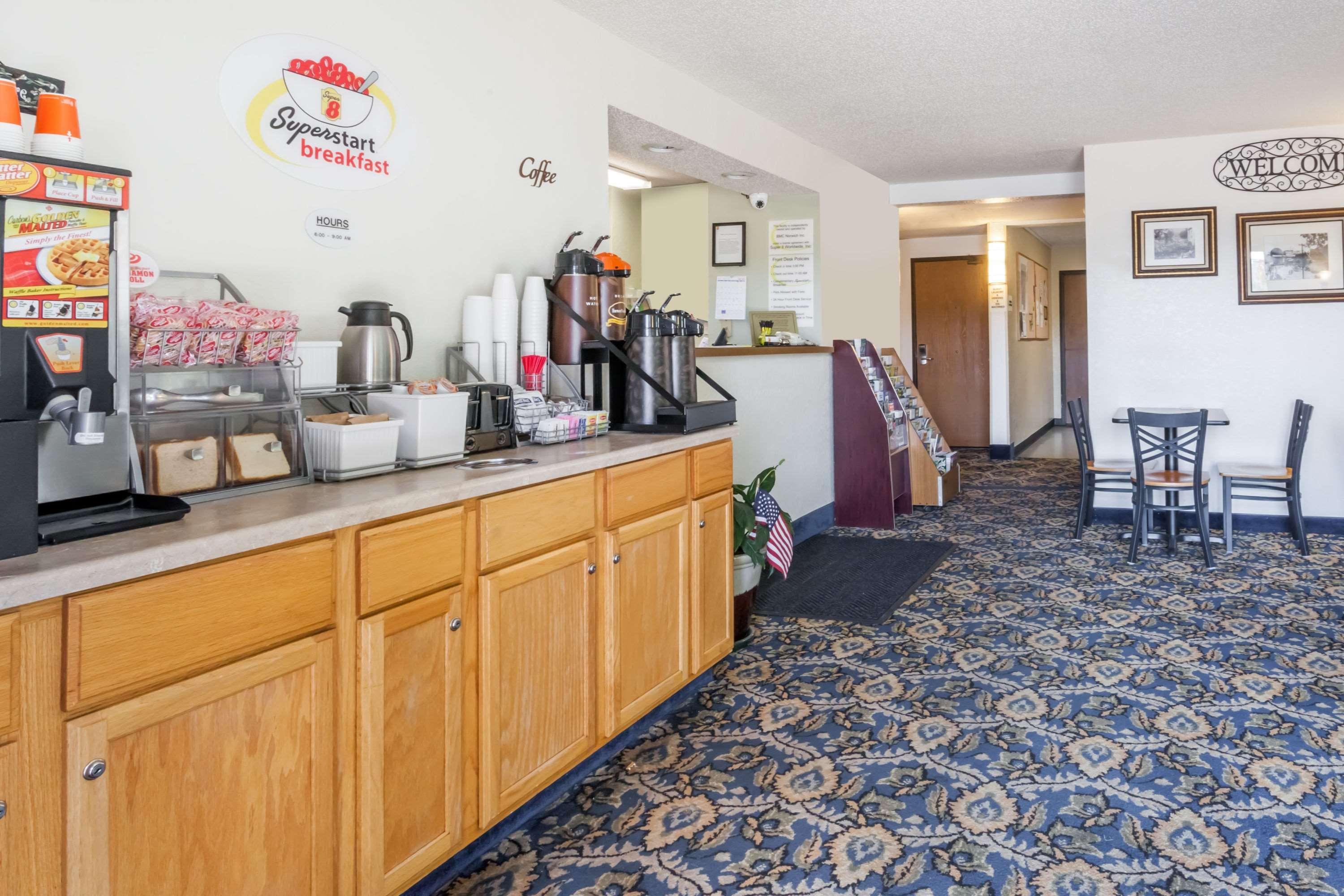 Hotel Super 8 by Wyndham Norwich Zewnętrze zdjęcie